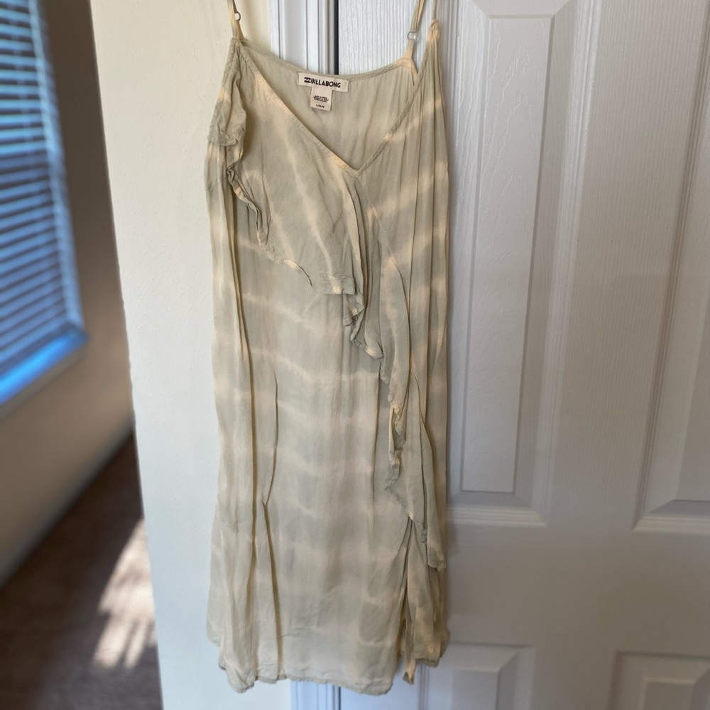 Billabong tie dye dress size large